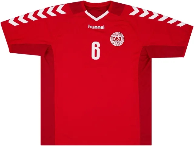 Hummel 2003-04 Denmark Match Issue Home Shirt #6 (Helveg)