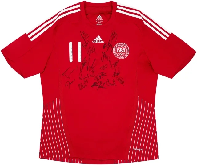 adidas 2008-10 Denmark Match Issue Signed Home Shirt #11