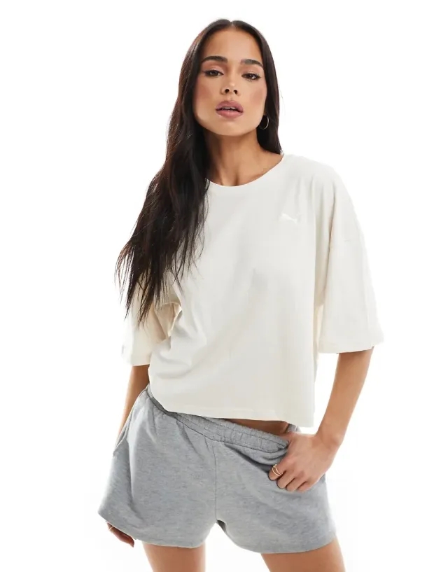 Puma Wardrobe Ess Oversized Short T-Shirt In Alpine Snow-White