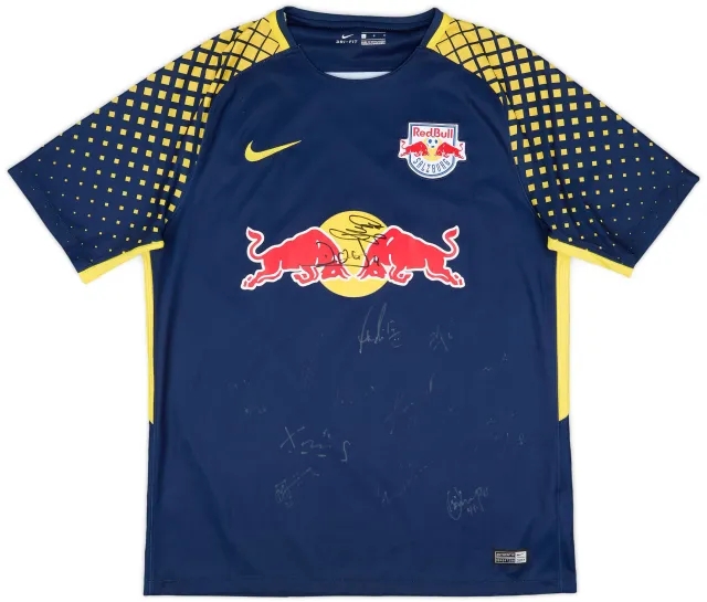 Nike 2017-18 Red Bull Salzburg Squad Signed Away Shirt - 6/10 - (L)