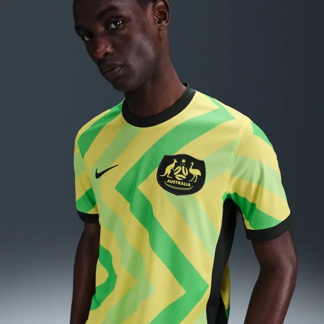 Australia 2025 Stadium Home Men's Nike Dri-FIT Football Replica Shorts - Yellow - Polyester