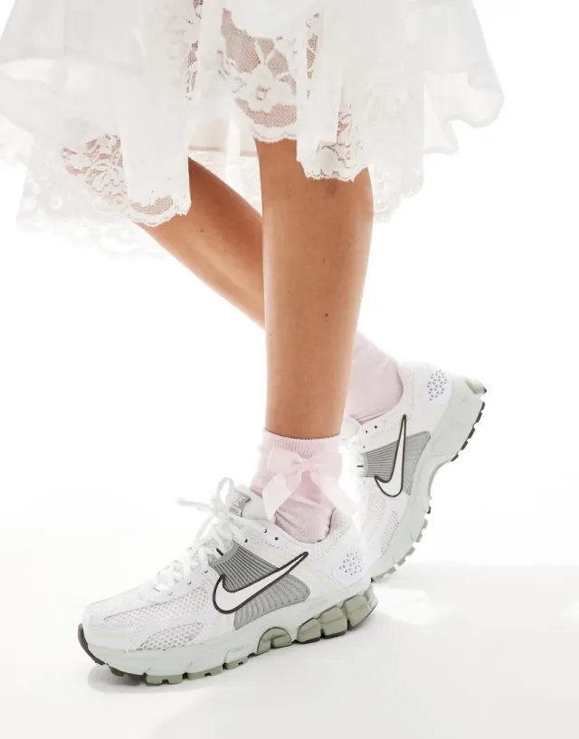 Nike WMNS ZOOM VOMERO 5