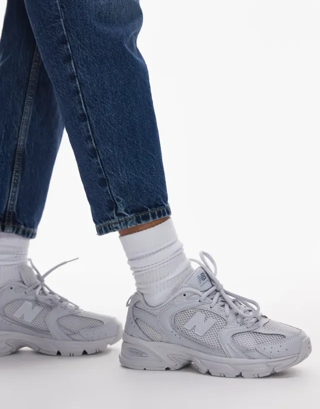 New Balance Unisex 530 in Grey Synthetic
