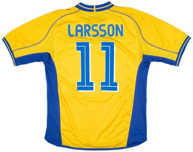 Umbro 2003-04 Sweden Home Shirt Larsson #11 - 7/10 - (M)