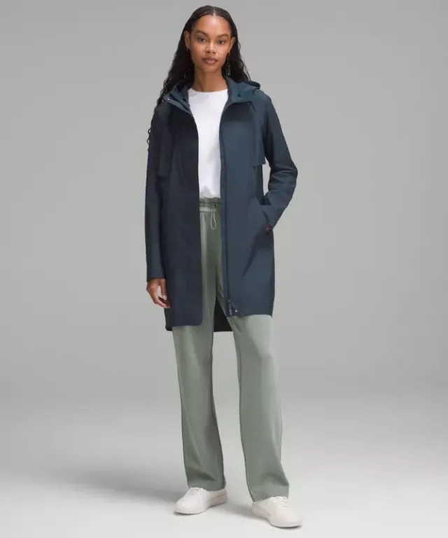 lululemon IE lululemon – Women's Rain Rebel Jacket – Color Blue – Size 8