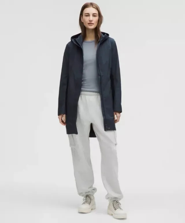 lululemon IE lululemon – Women's Rain Rebel Insulated Jacket – Color Blue – Size 8
