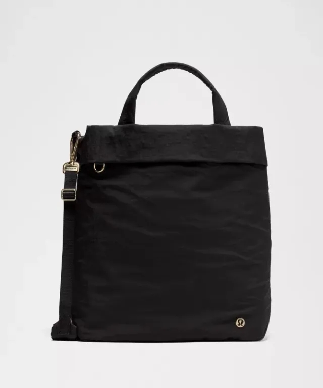 lululemon IE lululemon – On My Level Tote Bag 20L – Color Black/Gold