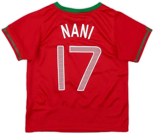 Nike 2012-13 Portugal Home Shirt Nani #17 - 10/10 - (3-4 Years)