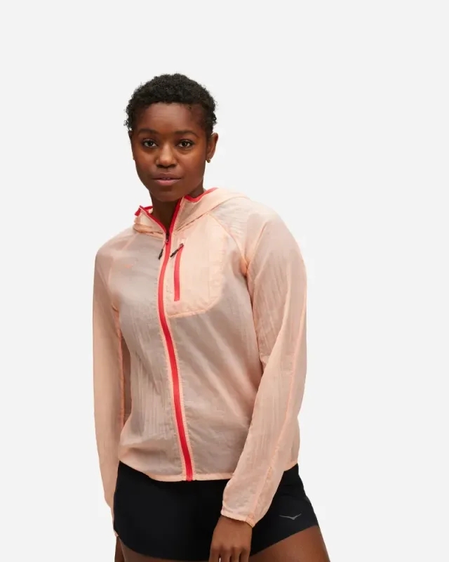 Hoka One One HOKA Women's Skyflow Jacket in Apricot