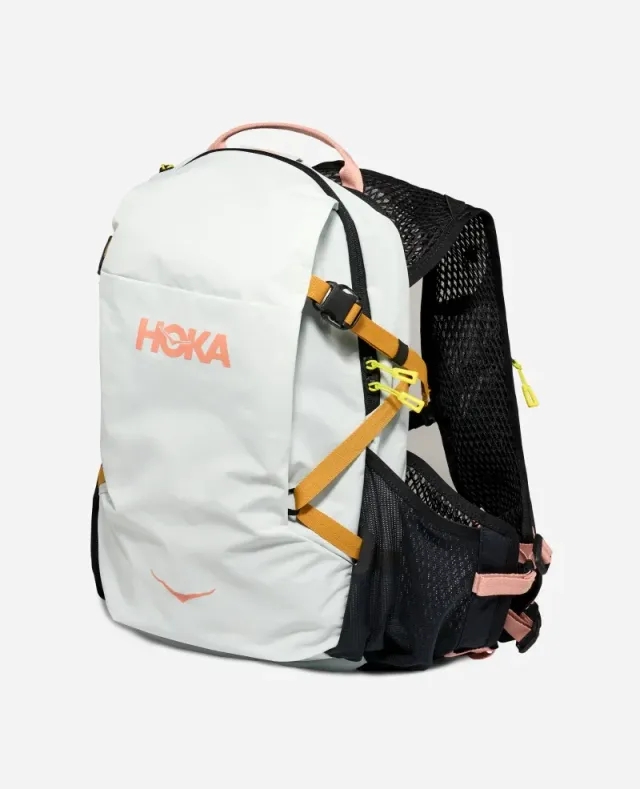 Hoka One One 