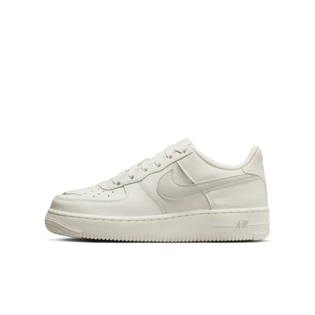 Nike Air Force 1 Older Kids' Shoes - White