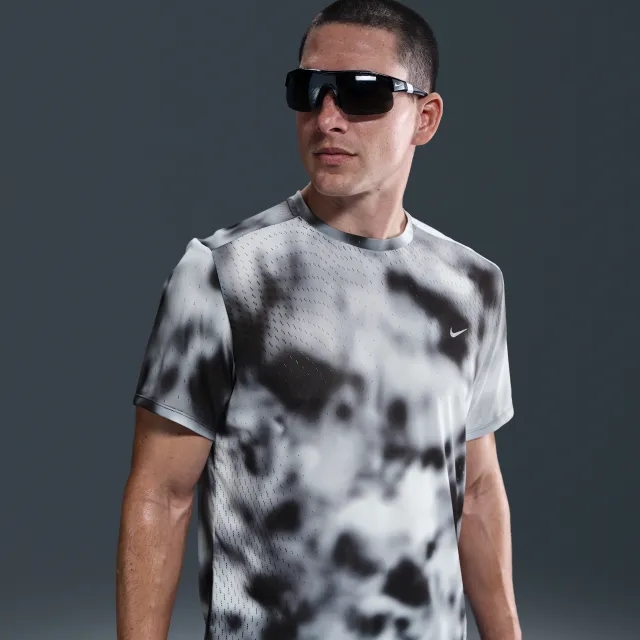 Nike Running Division Breathe Men's Dri-FIT ADV Short-Sleeve Running Top - Black - Polyester