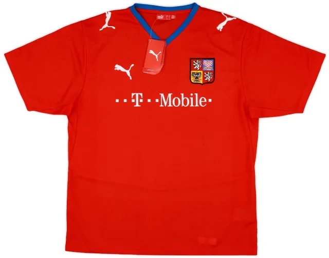 2008-09 Czech Republic Basic Home Shirt (L)