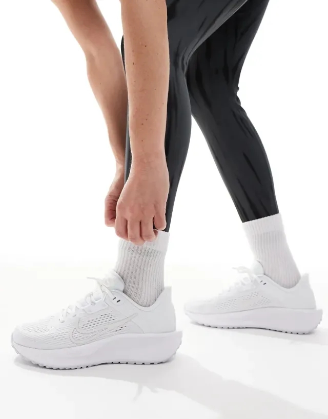 Nike Running Quest 6 Trainers In White And Grey