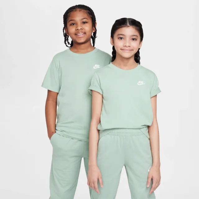 Nike Sportswear Older Kids' T-Shirt - Green