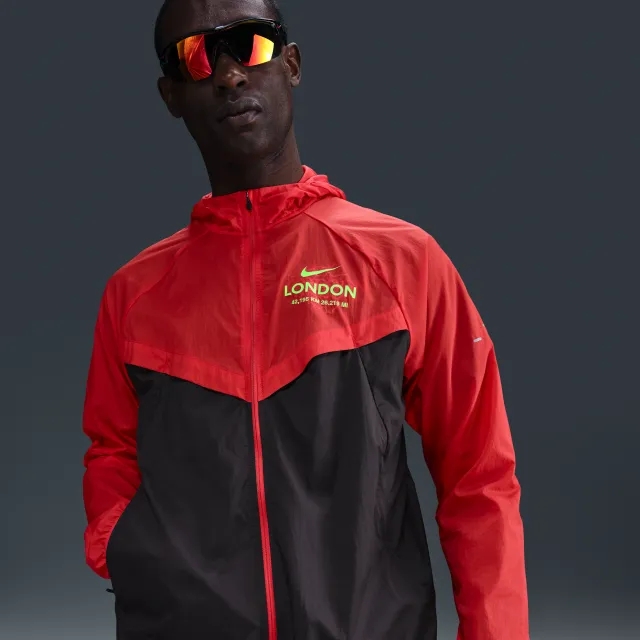 Nike Stride Men's Repel Running Jacket - Red - Nylon