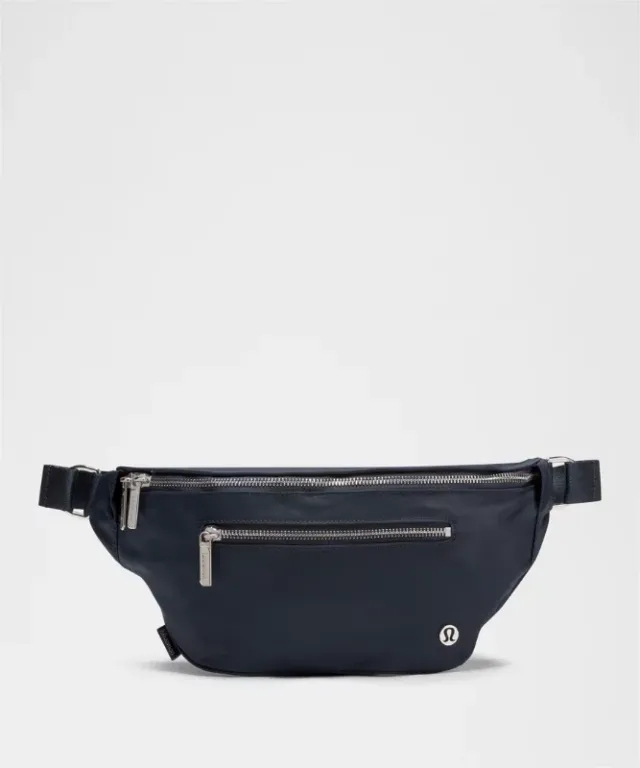 lululemon – City Essentials Belt Bag 3L – Color Blue