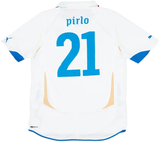 2010-12 Italy Away Shirt Pirlo #21 (L)