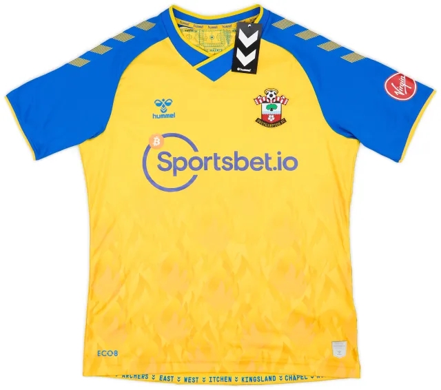 2021-22 Southampton Away Shirt (L)