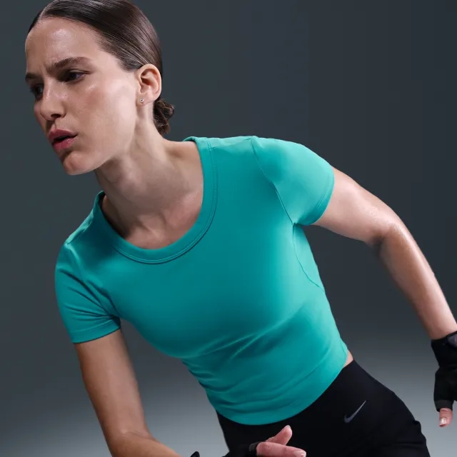 Nike One Fitted Women's Dri-FIT Short-Sleeve Cropped Top - Green - Sustainable Materials
