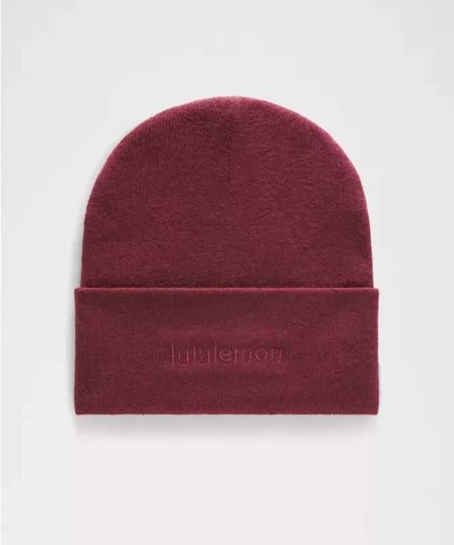 lululemon – Warm Revelation Beanie Hat Wordmark – Color Burgundy/Red