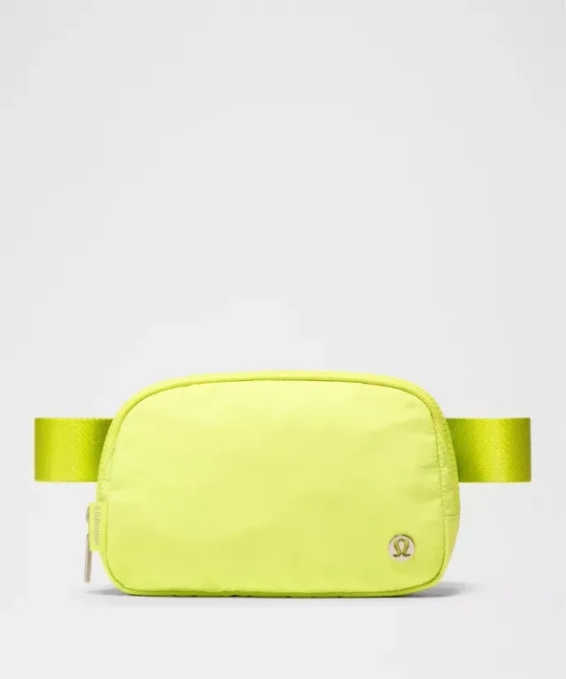 lululemon – Everywhere Belt Bag with Long Strap 1L – Color Green/Neon