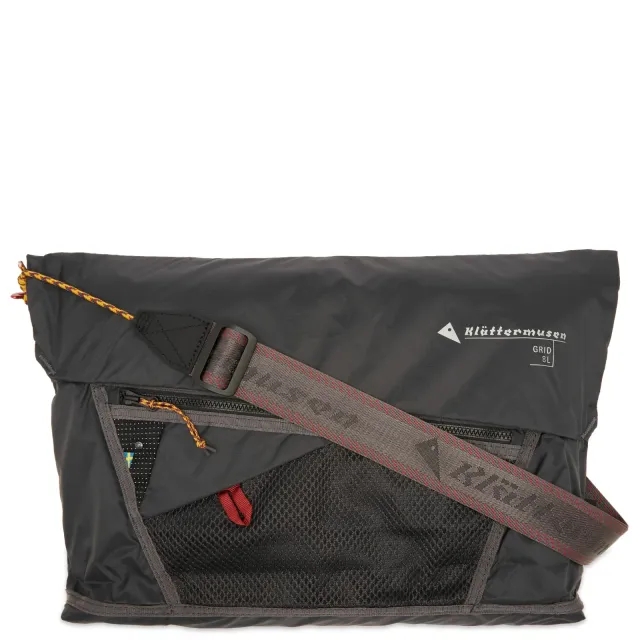 Klättermusen Grid Messenger Bag Raven