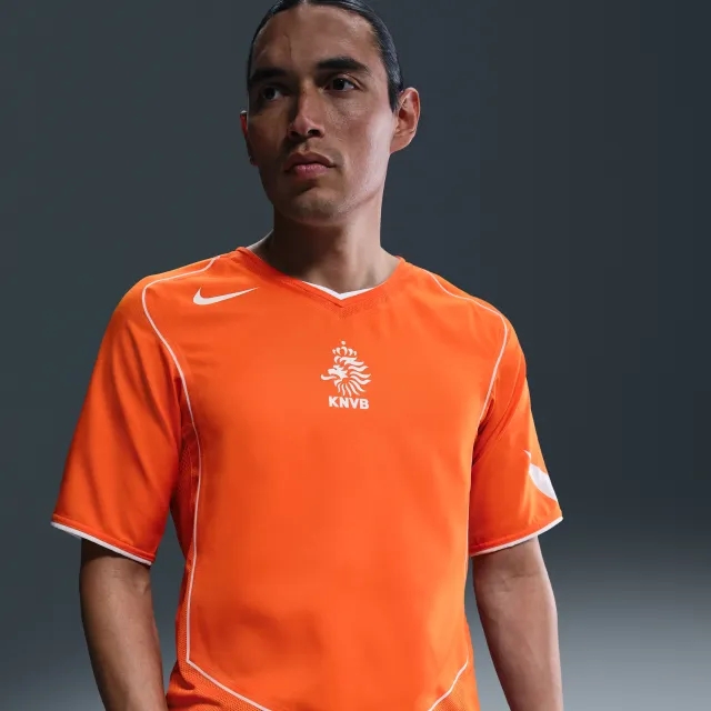 Netherlands 2004 Reissue Men's Nike Football Replica Shirt - Orange - Polyester