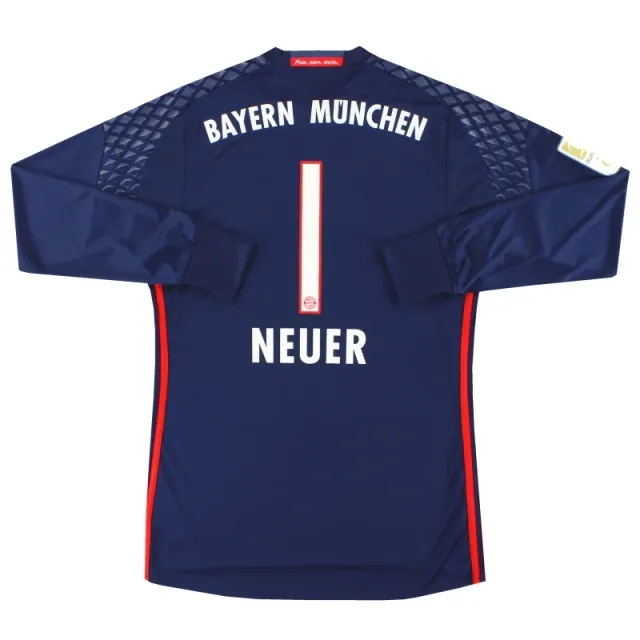 2016-17 Bayern Munich adidas Goalkeeper Shirt Neuer #1 M - Bayern Munich / Excellent / Medium