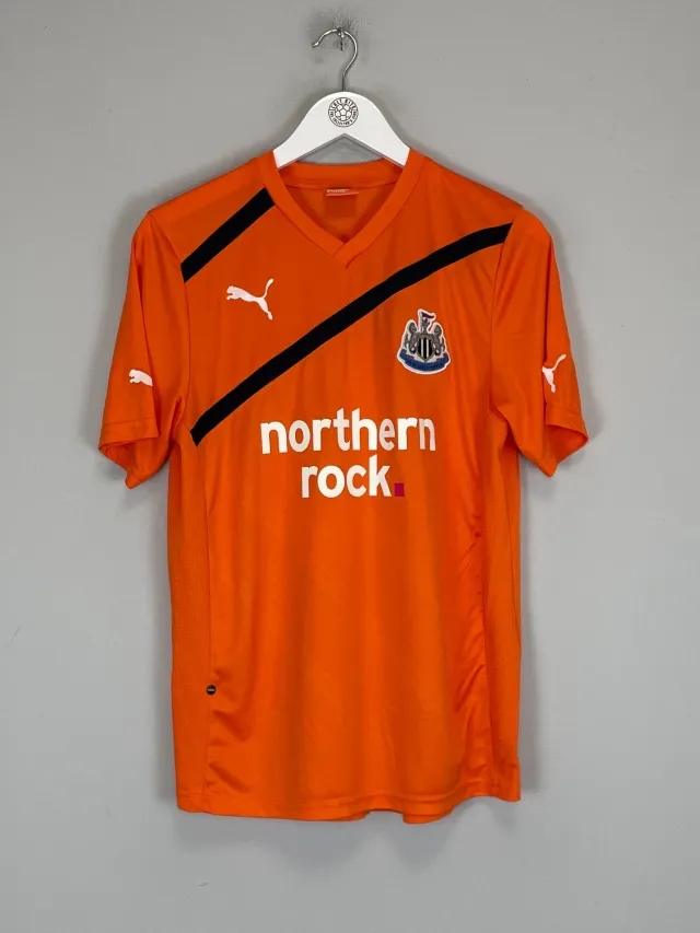 CULT KITS - 2008/10 STUTTGART AWAY SHIRT (M) PUMA
