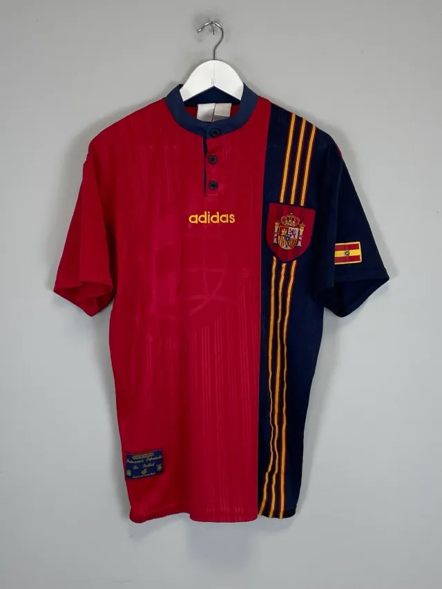 CULT KITS - 1996/98 SPAIN HOME SHIRT (M) ADIDAS