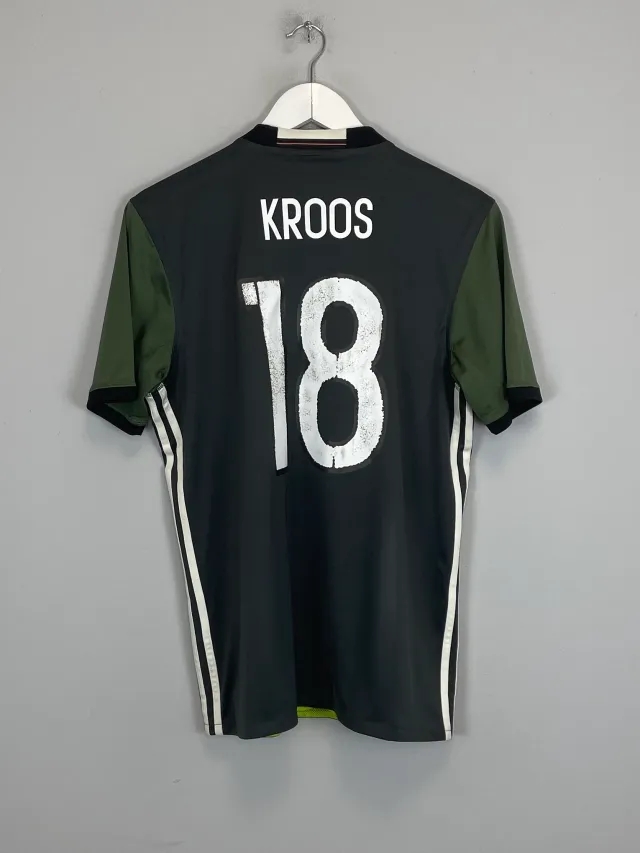 CULT KITS - 1996/98 SPAIN HOME SHIRT (L) ADIDAS