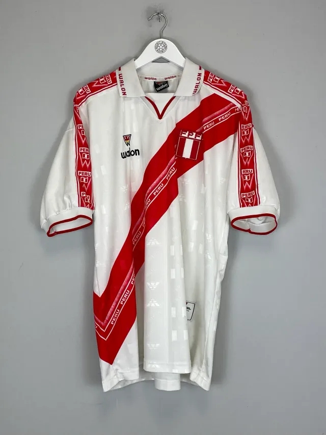 CULT KITS - 2000/02 PERU HOME SHIRT (L) WALON