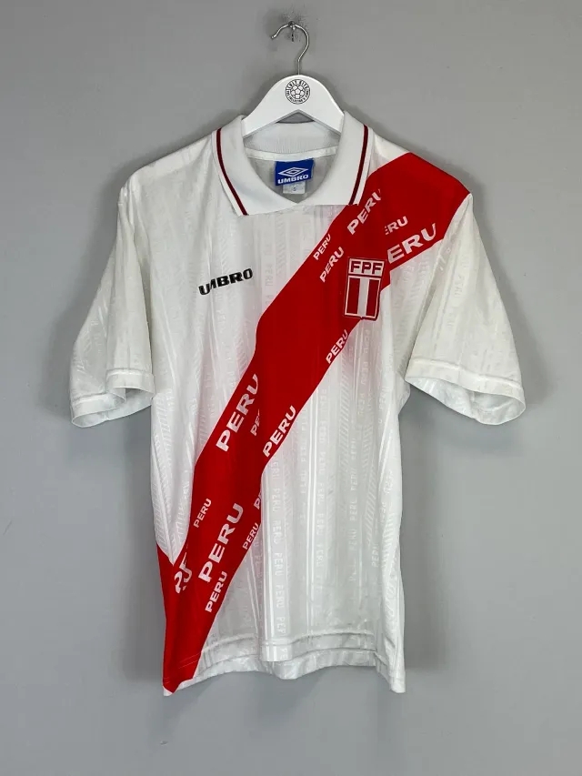 CULT KITS - 1996/97 PERU HOME SHIRT (S) UMBRO