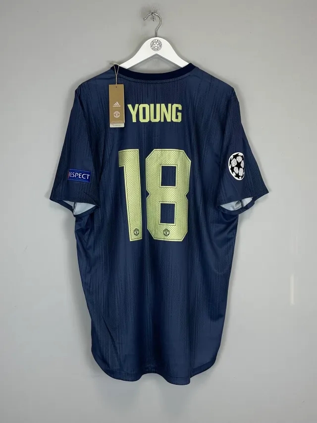 CULT KITS - 2018/19 MANCHESTER UNITED YOUNG #18 *BNWT* AUTHENTIC C/L THIRD SHIRT (XXL) ADIDAS