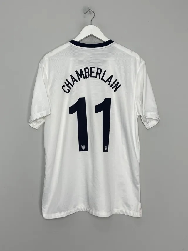 CULT KITS - 2013/14 ENGLAND CHAMBERLAIN #11 *150 YEAR* HOME SHIRT (XL) NIKE