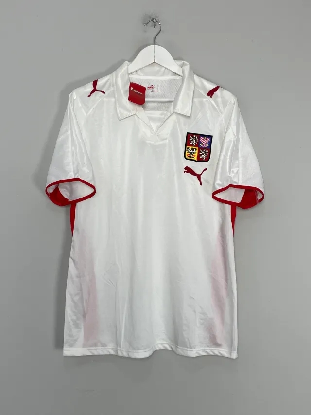CULT KITS - 2008/09 CZECH REPUBLIC *BNWT* AWAY SHIRT (L) PUMA