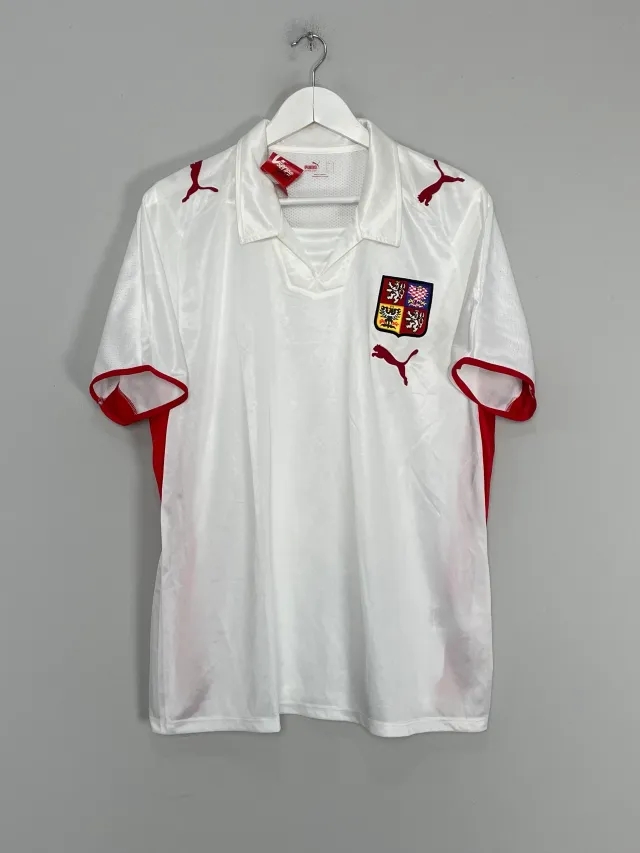 CULT KITS - 2008/09 CZECH REPUBLIC *BNWT* AWAY SHIRT (L) PUMA