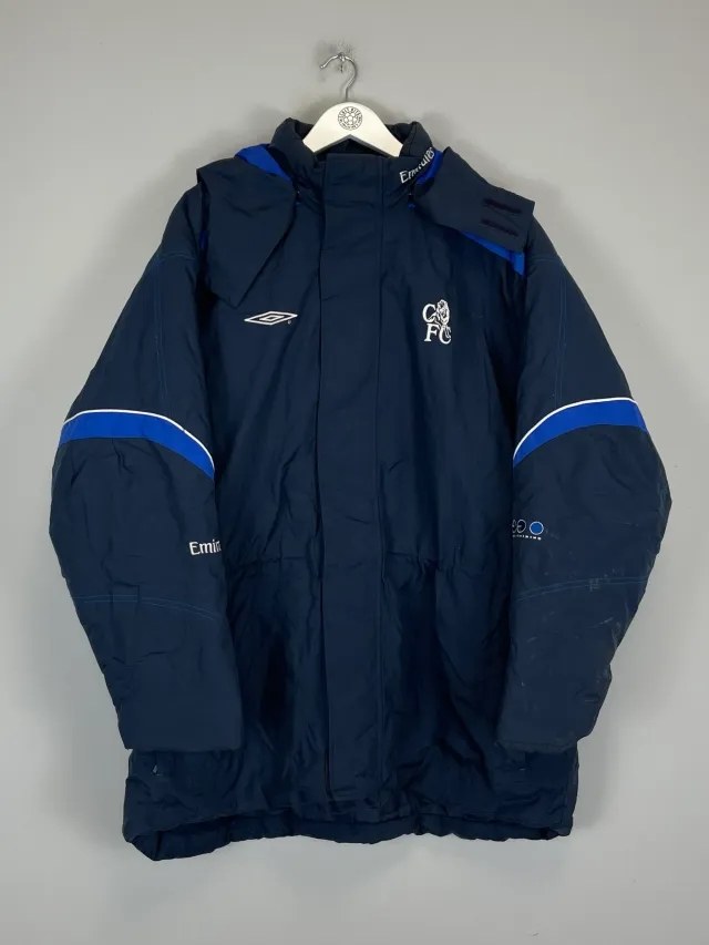 CULT KITS - 2001/02 CHELSEA BENCH COAT (L) UMBRO
