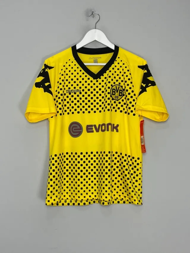 CULT KITS - 2011/12 DORTMUND *BNWT* HOME SHIRT (M) KAPPA