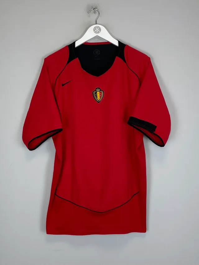CULT KITS - 2004/06 BELGIUM HOME SHIRT (L) NIKE