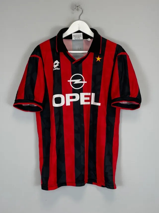 CULT KITS - 1994/95 AC MILAN HOME SHIRT (L) LOTTO