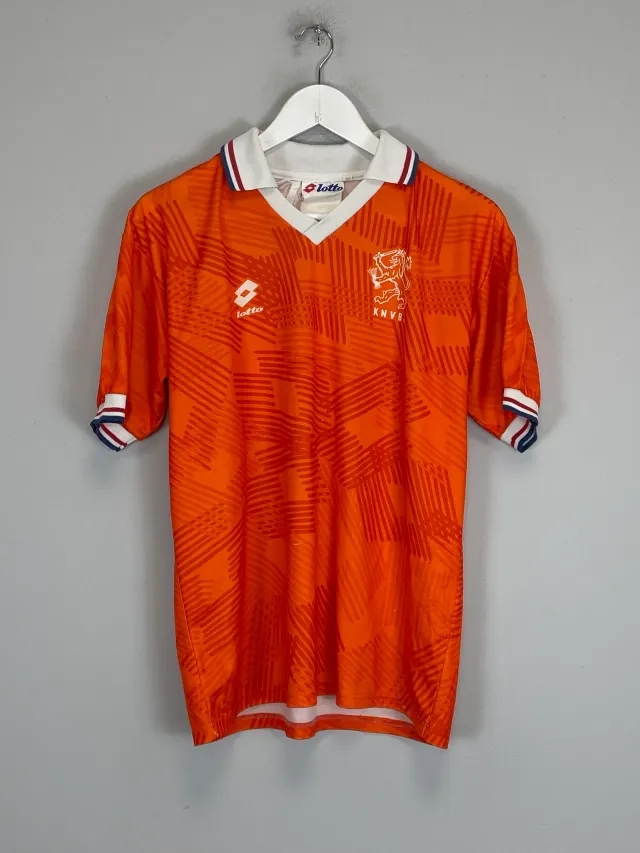 CULT KITS - 1992/94 NETHERLANDS HOME SHIRT (S) LOTTO