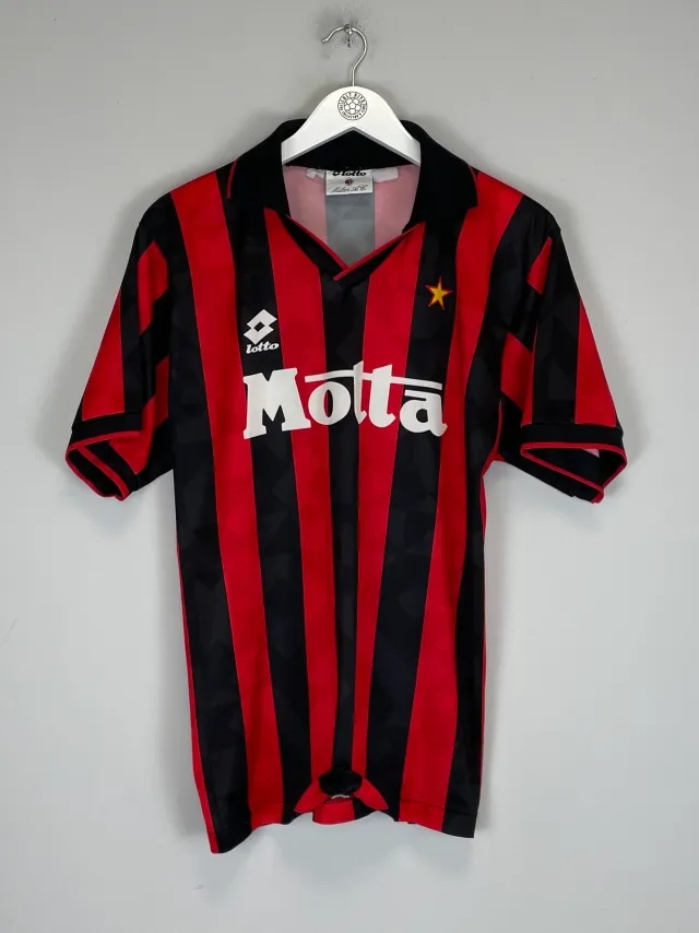 CULT KITS - 1993/94 AC MILAN HOME SHIRT (M) LOTTO