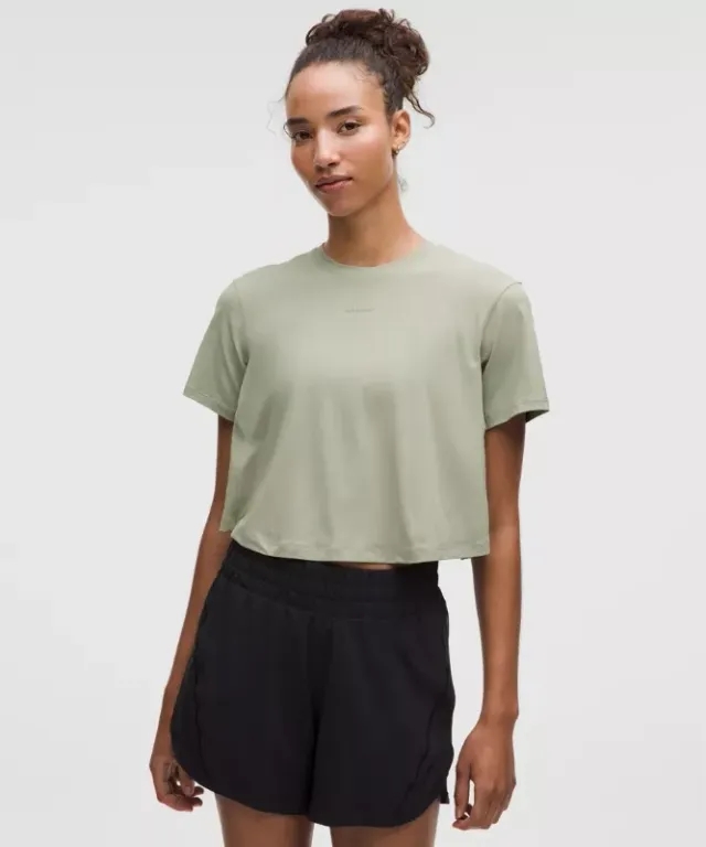 lululemon – Women's Pace Crush Cross-Back Graphic T-Shirt – Color Green/Pastel – Size L