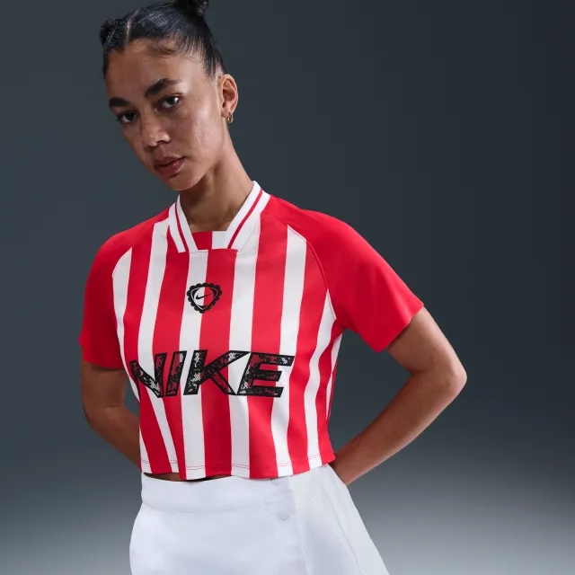 Nike Sportswear Women's Short-Sleeve Cropped Top - Red - Polyester