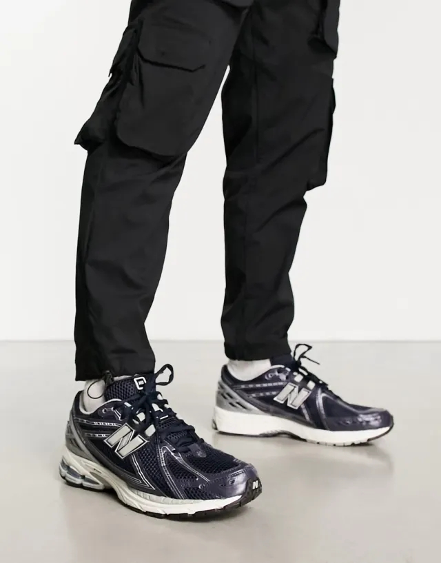 New Balance 1906 Trainers In Navy And Silver-Black