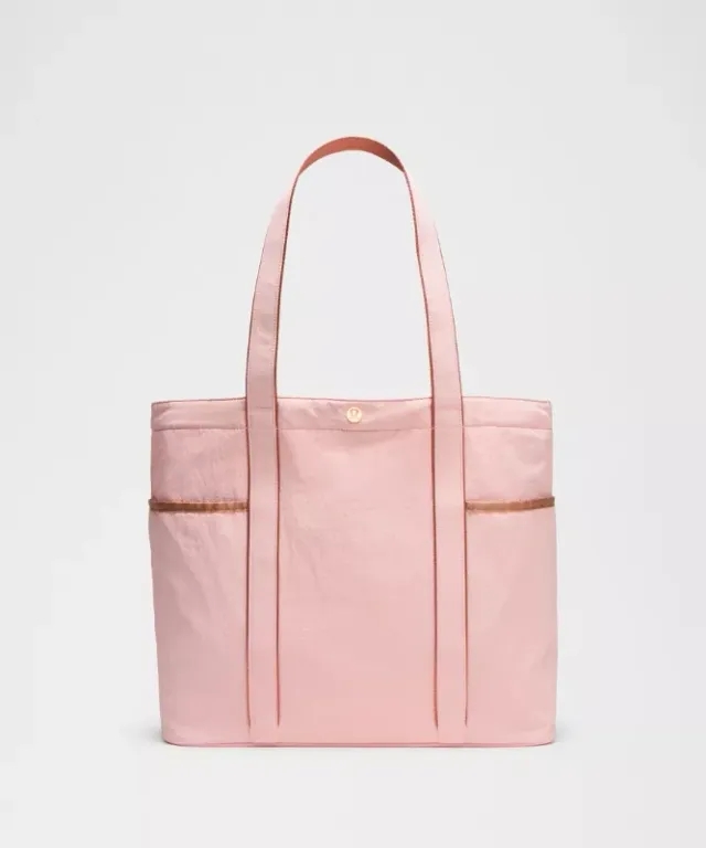 lululemon – Daily Multi-Pocket Tote Bag 20L – Color Pink
