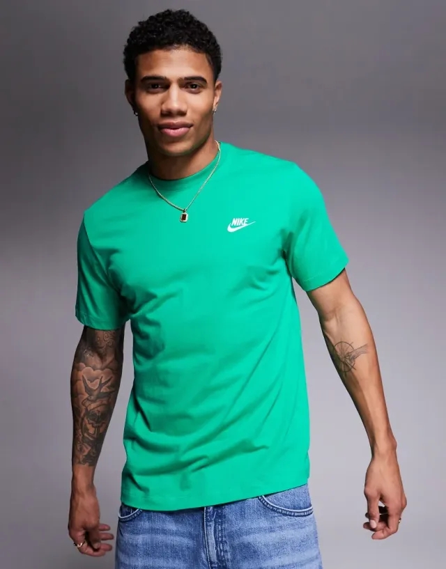 Nike Club Men T-Shirts - Green