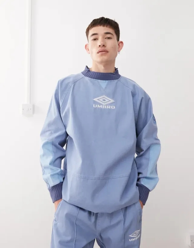 Umbro Drill Embroidered Logo Sweatshirt In Blue